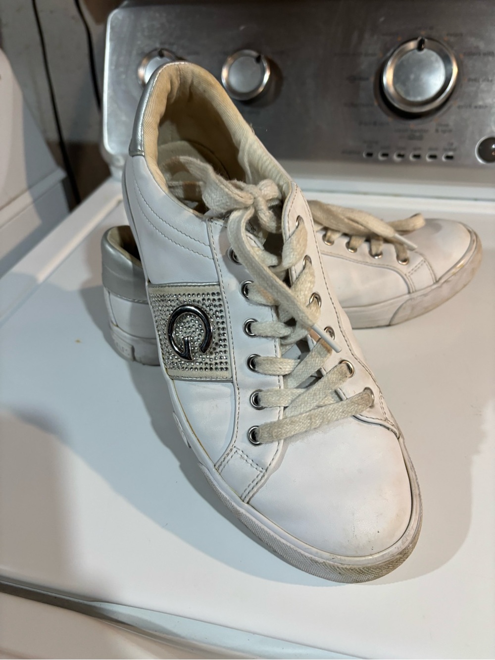 White Women's Low-Top Fashion Sneakers with Metallic Accent
